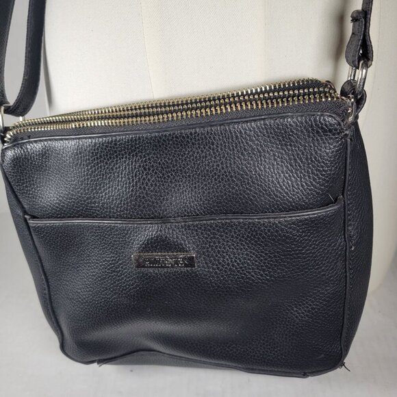 Roots Black Everyday Workwear Pebbled Leather Adjustable Strap Crossbody Bag - Picture 1 of 13